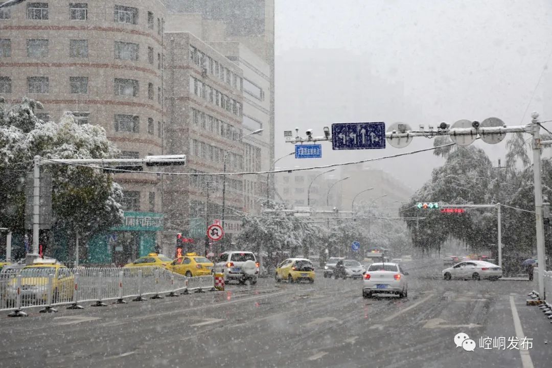 兰州雪舞纷乱，城市韵味独特