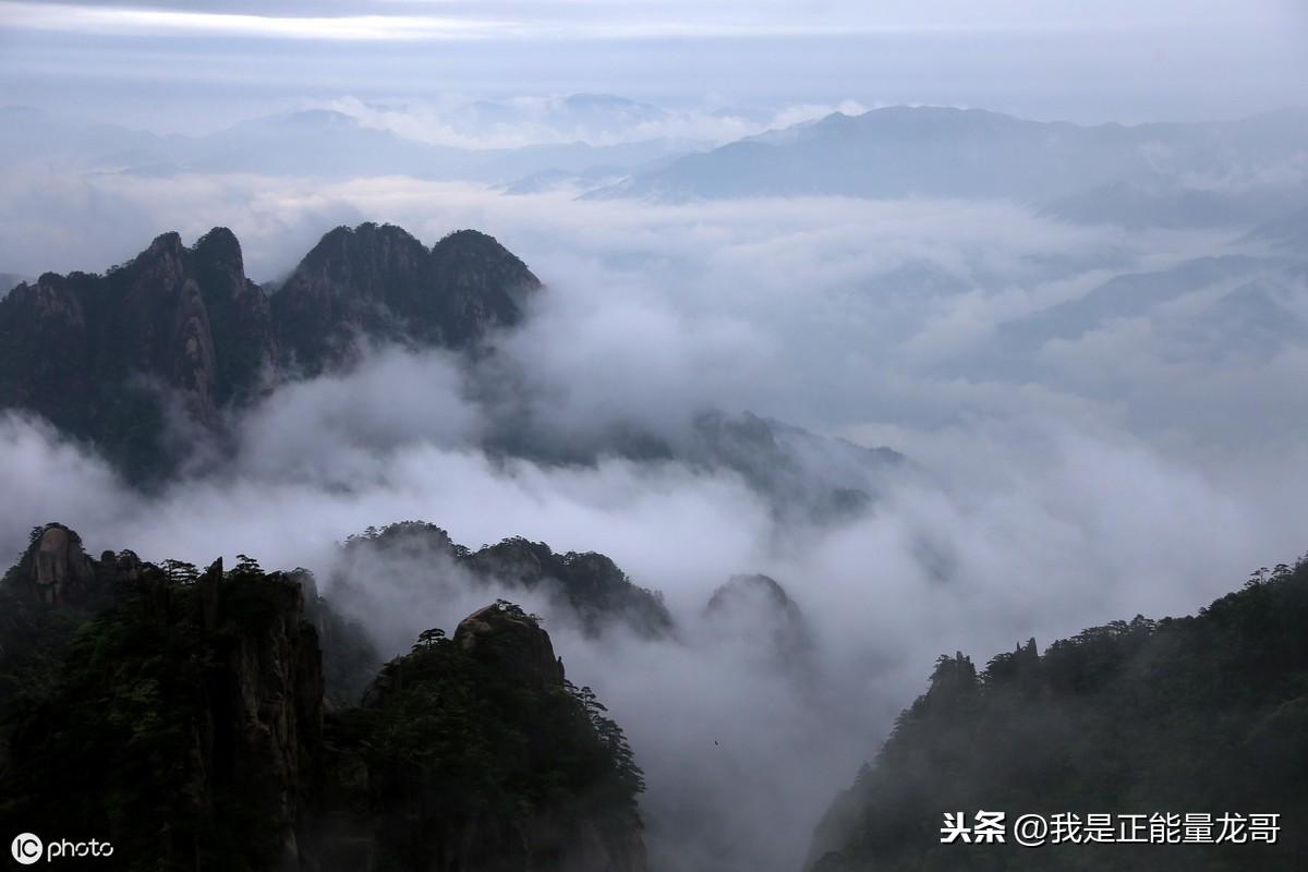 云海流动与山巅静坐，视觉冥想的心灵共鸣